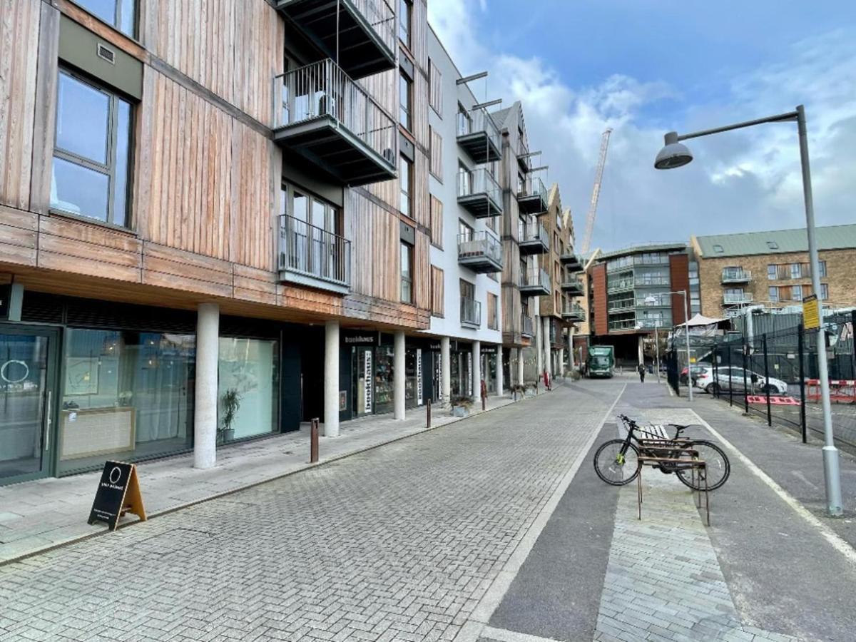 Stunning 2-Bed Apartment In Bristol With Parking Exterior foto