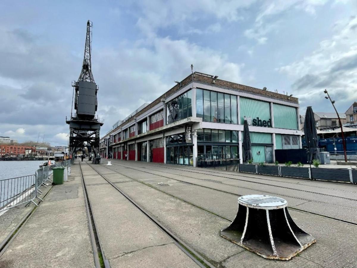 Stunning 2-Bed Apartment In Bristol With Parking Exterior foto
